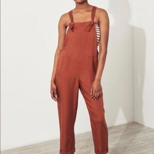 Hollister Women's Orange Overalls Jumpsuit Size S Adjustable Straps Pockets